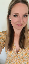 Load image into Gallery viewer, Daisy Flower and Bee Earrings