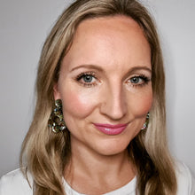 Load image into Gallery viewer, Retro Flower Dangle Earring