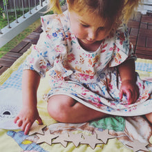 Load image into Gallery viewer, Wooden Kids Counting Stars Cards Pack