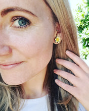Load image into Gallery viewer, Daffodil Flower Stud Earrings