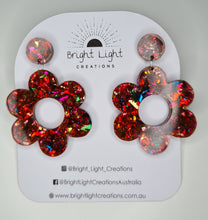 Load image into Gallery viewer, Retro Flower Dangle Earring
