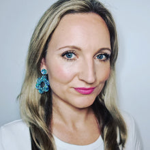 Load image into Gallery viewer, Retro Flower Dangle Earring
